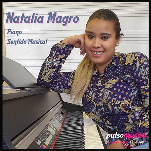profesora de piano niños